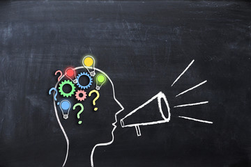 14年的十九座五菱校车拆车还能卖多少钱